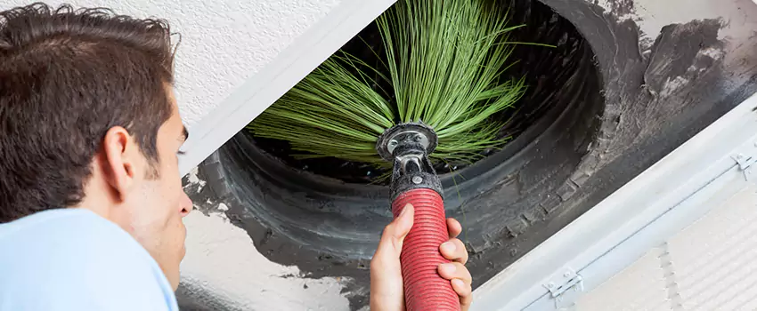 Clogged Air Duct Cleaning Process in Saint-Boniface, QC